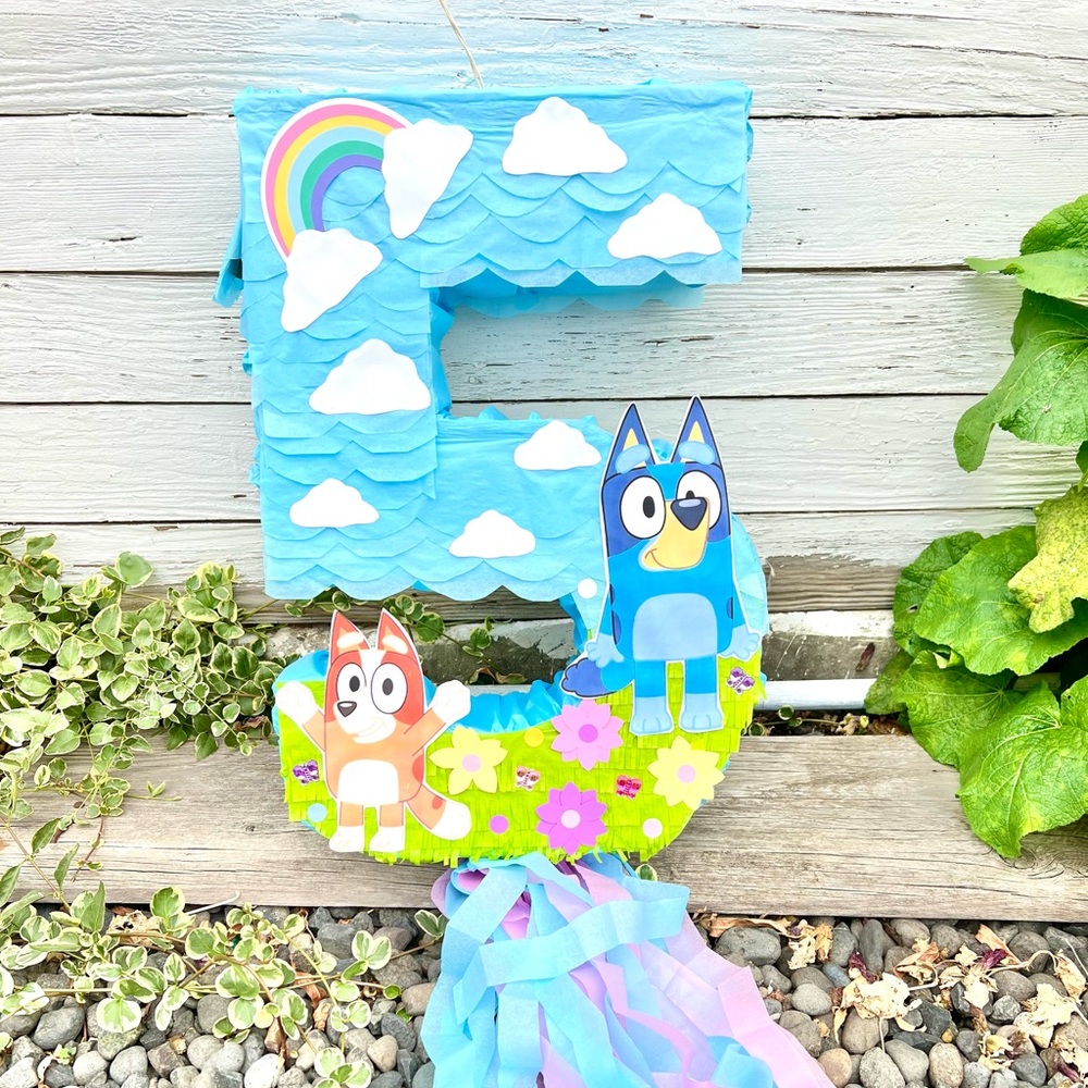 Bluey Number Five Piñata